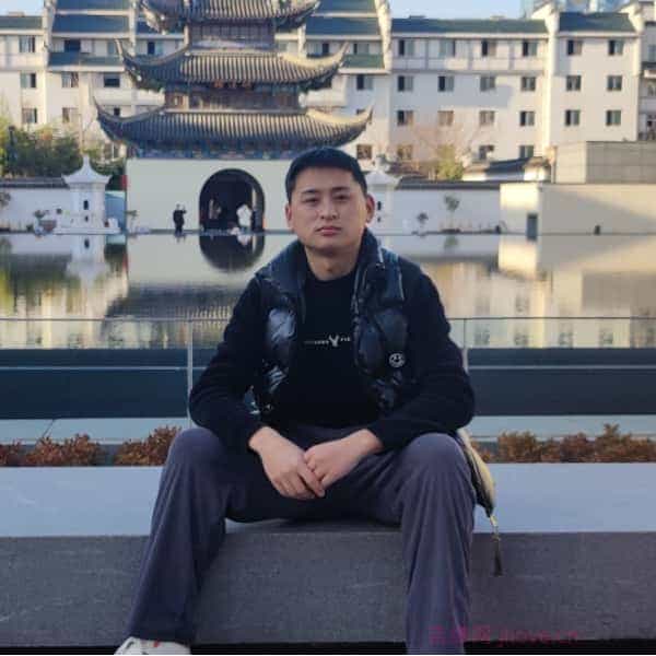 31岁岁湖北单身帅哥 - 凉山吉缘网